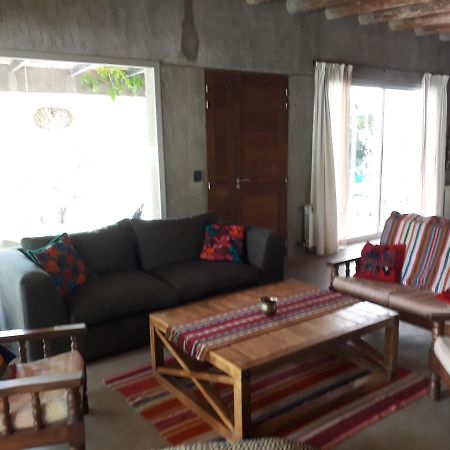 Casa Los Cerezos En Chacras De Coria Bagian luar foto