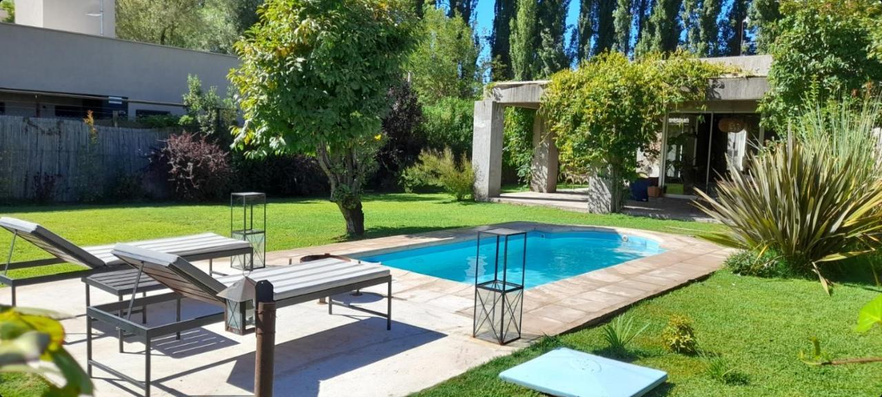 Casa Los Cerezos En Chacras De Coria Bagian luar foto