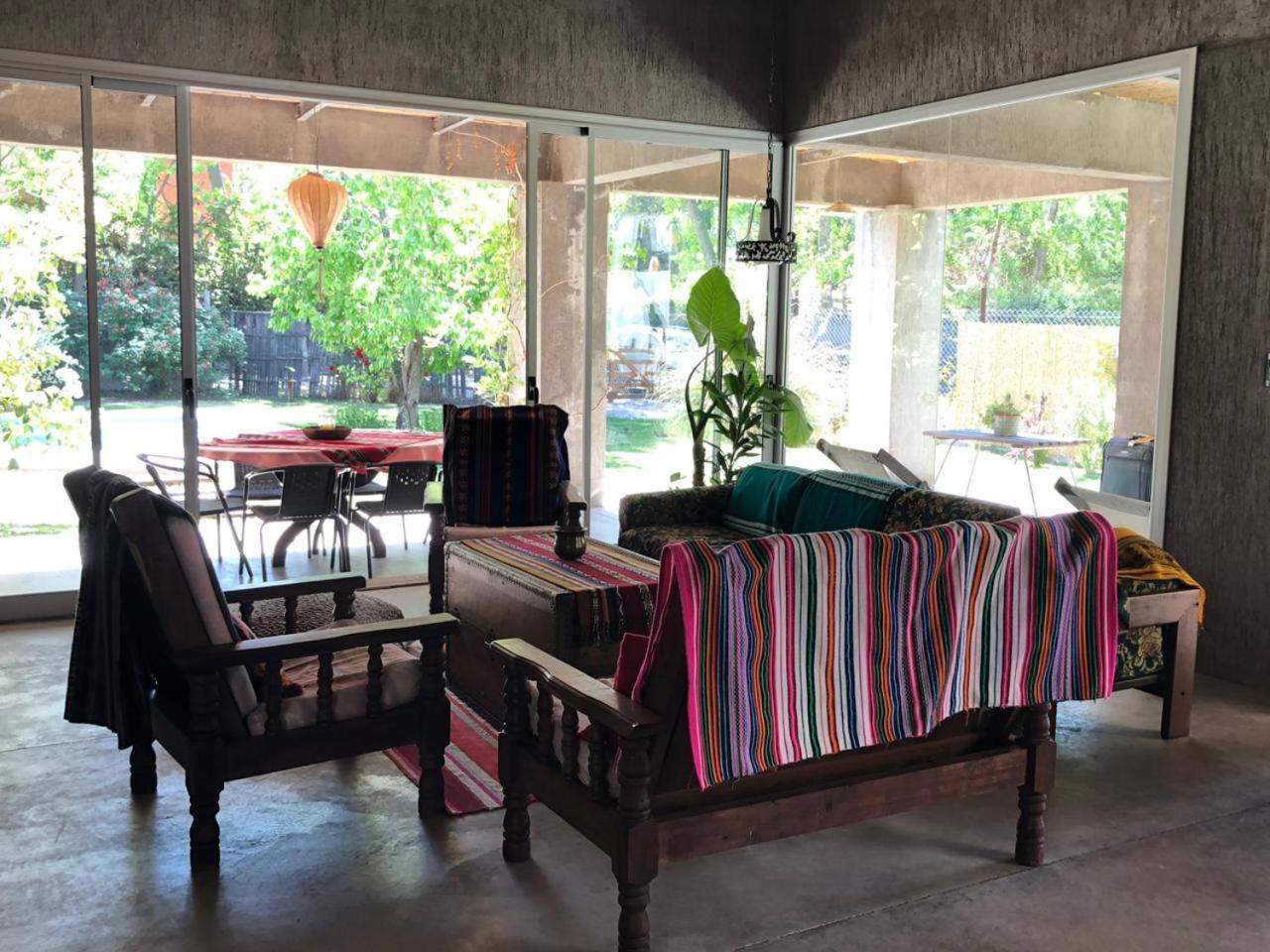 Casa Los Cerezos En Chacras De Coria Bagian luar foto