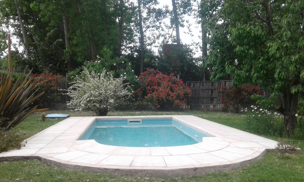 Casa Los Cerezos En Chacras De Coria Bagian luar foto