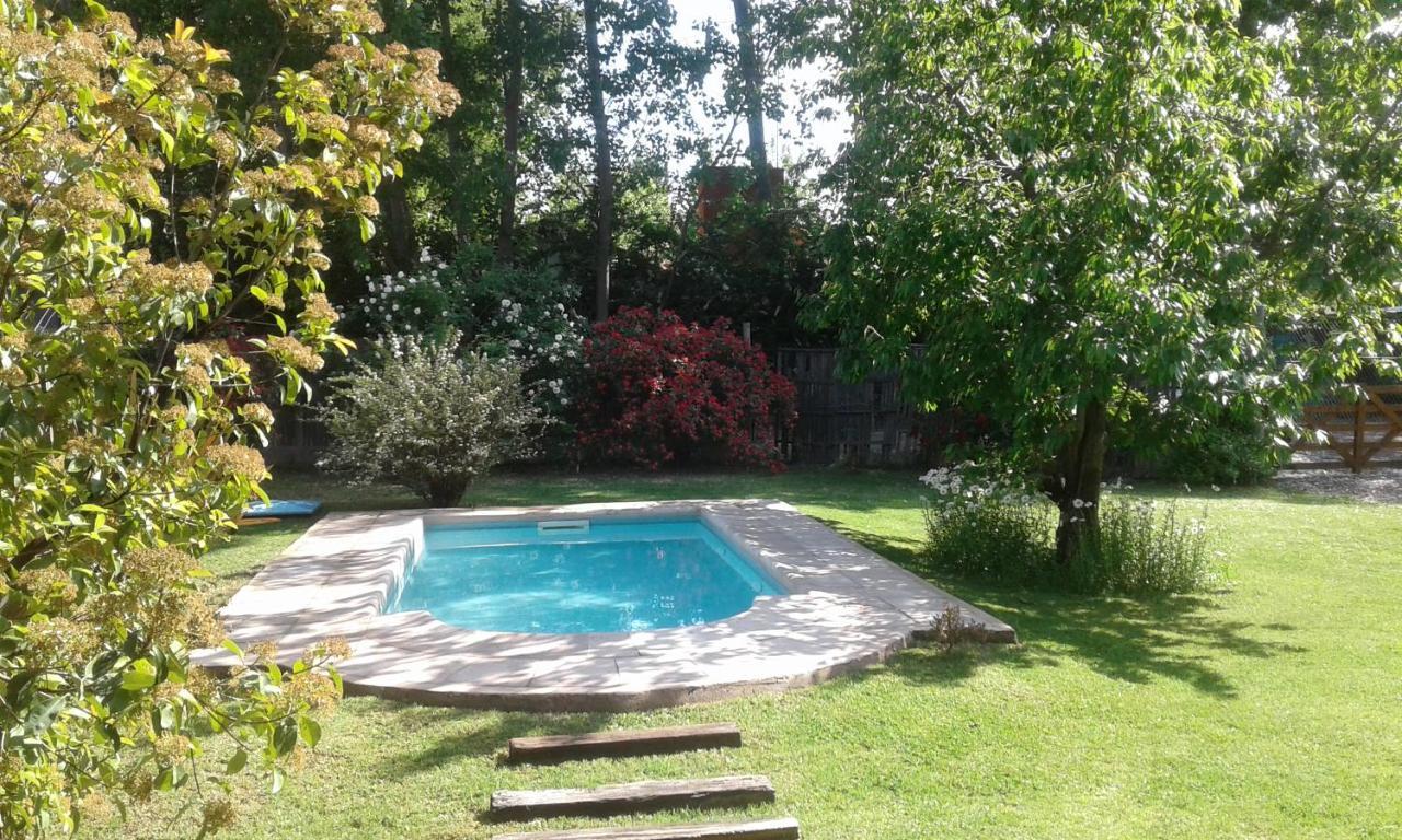 Casa Los Cerezos En Chacras De Coria Bagian luar foto