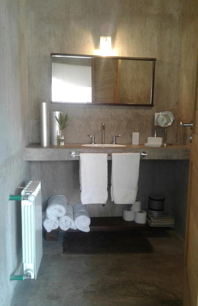 Casa Los Cerezos En Chacras De Coria Bagian luar foto