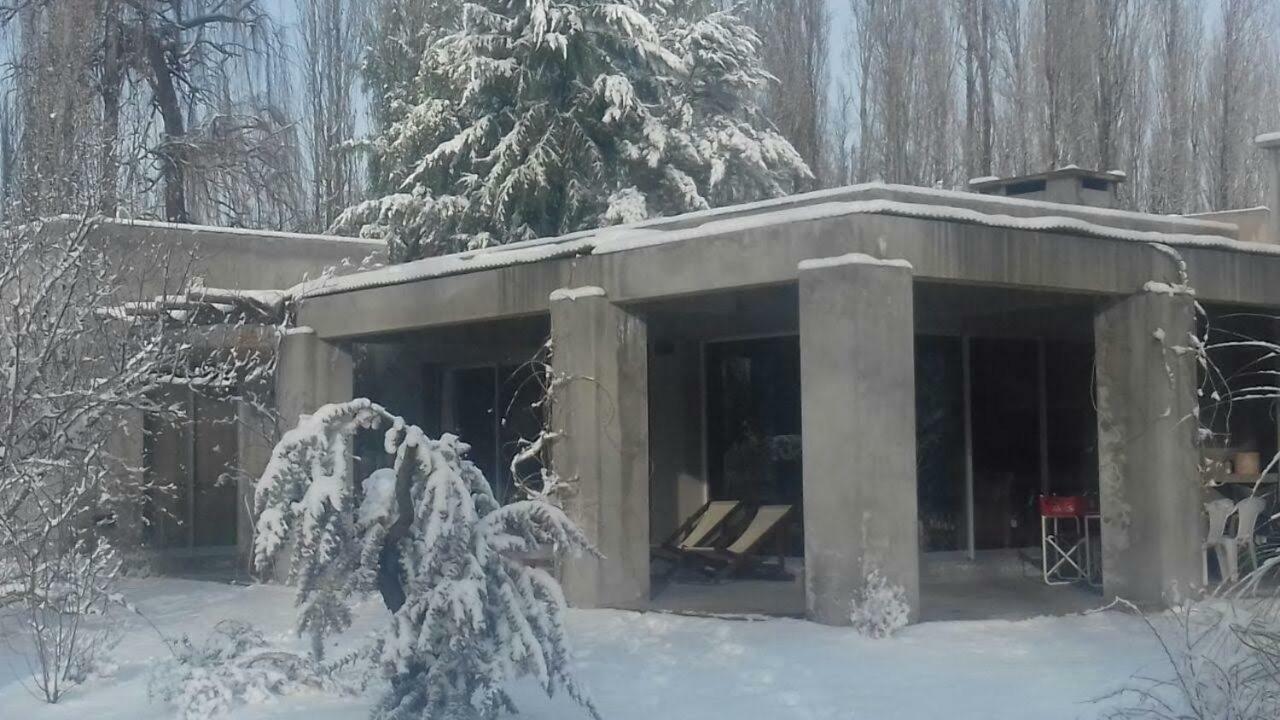 Casa Los Cerezos En Chacras De Coria Bagian luar foto