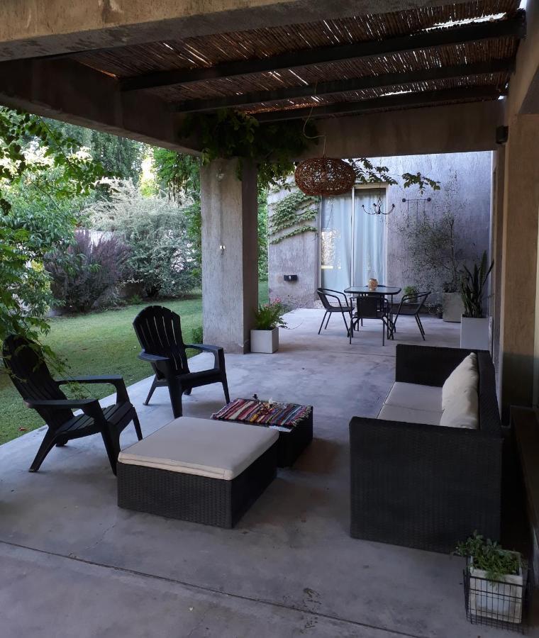 Casa Los Cerezos En Chacras De Coria Bagian luar foto