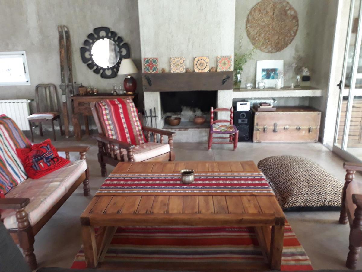Casa Los Cerezos En Chacras De Coria Bagian luar foto
