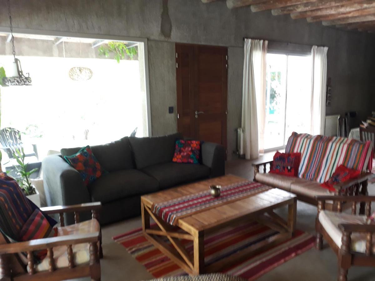Casa Los Cerezos En Chacras De Coria Bagian luar foto